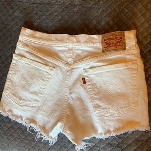 Women’s Levi’s white denim shorts